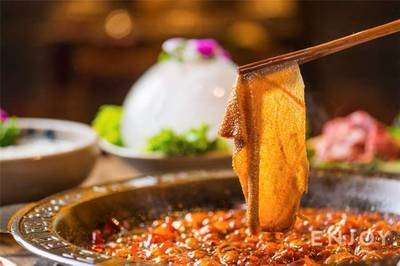 清明假期，餐飲住宿業(yè)受疫情影響，收入同比下降15.59%插圖1