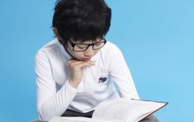 居家學(xué)習(xí)，請把“護眼”放在第一位縮略圖