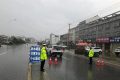 漢中交警：雨中“警”，風中“情”，天漢暢通讓您平安出行縮略圖