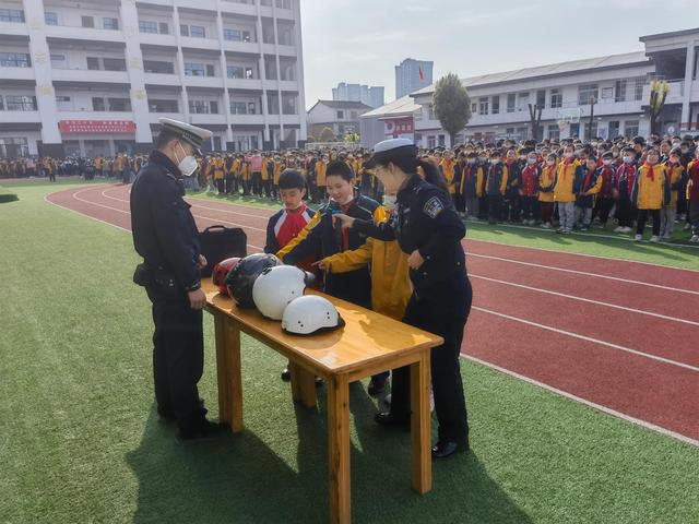 【全國中小學生安全教育日】漢中交警一大隊開講啦！插圖4