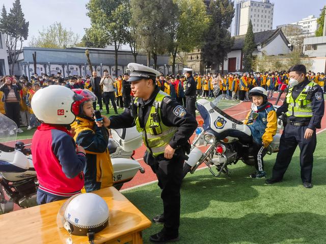 【全國中小學生安全教育日】漢中交警一大隊開講啦！插圖1