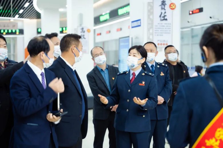 漢中市啟動第32個(gè)全國稅收宣傳月插圖2
