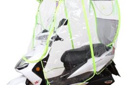 圖方便有隱患 電動車遮陽傘、雨棚“很傷人”縮略圖