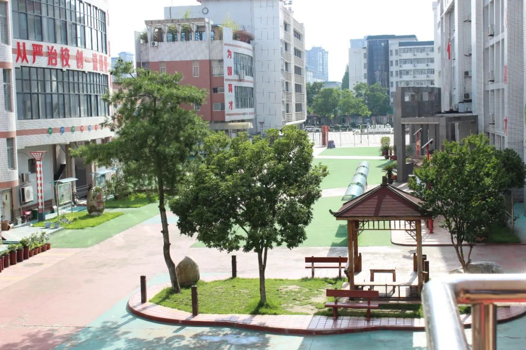 漢中市育才中學(xué)初一新生，高考復(fù)讀班招生火熱報(bào)名進(jìn)行中