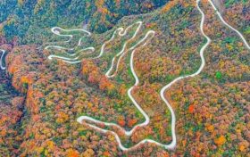 龍頭山：云海浩瀚 萬(wàn)里秋紅縮略圖