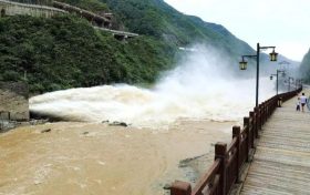 漢中石門水庫(kù)2024年首次開閘泄洪縮略圖