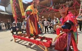 “十·一”假期，漢江源景區(qū)羌族儺藝演出免費看！上刀山、過刀橋、下火海……縮略圖