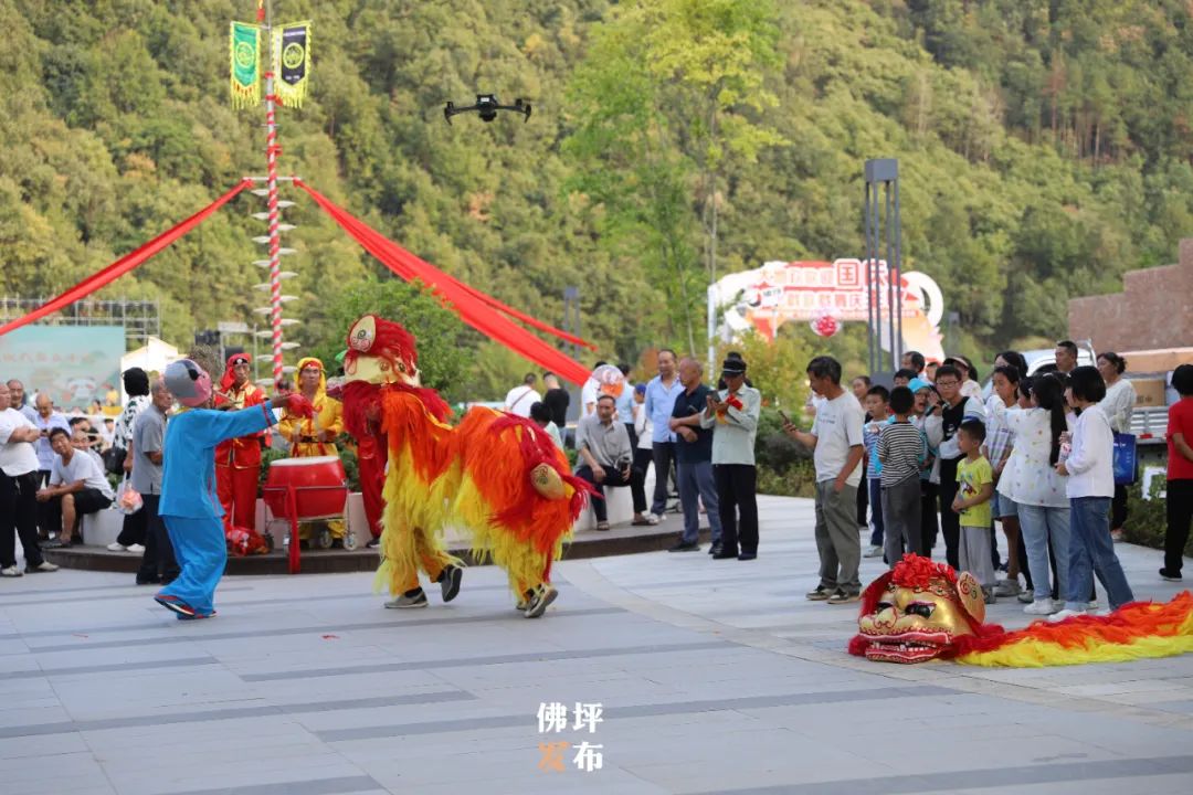 陜西省秋季“村晚”示范展示暨佛坪縣2024年中國農民豐收節(jié)活動在大河壩鎮(zhèn)成功舉辦