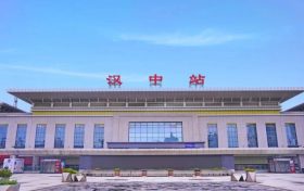 平均8分鐘一趟！ 西安至漢中之間高鐵實(shí)現(xiàn)“公交化”開(kāi)行縮略圖