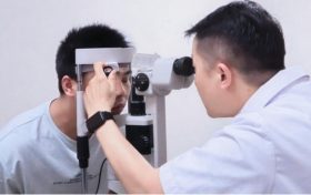 視力追逐戰(zhàn)！“生死時(shí)速” 開展FCB手術(shù)，為18歲網(wǎng)脫少年“搶”回視力！縮略圖