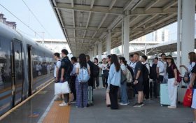 暑運(yùn)啟動(dòng)！漢中車務(wù)段增開多趟列車→縮略圖